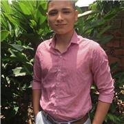 A niños de 8, 9 y 10 grado y universitarios